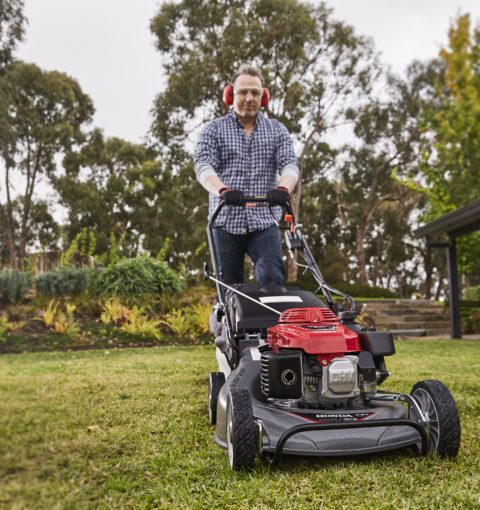 HONDA HRU216M3 BUFFALO PRO Lawn Mower | B.W. Machinery