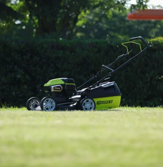 GForce_60V_Brushless_Mower_on_Grass_1122x1122-526x541