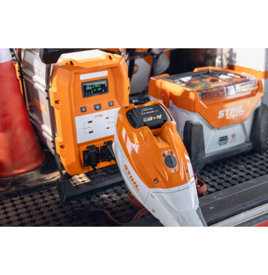 Stihl-AL-1802-MO-High-Speed-Charger-EA104305505-9-526x541